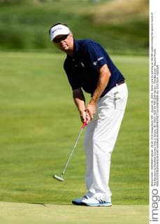 August 28, 2015: Davis Love III putting on the 9th green during the second round of The Barclays at Plainfield Country Club in Edison, NJ. GOLF: AUG 28 PGA Golf Herren - The Barclays - Second Round Icon150828038 EDITORIAL USE ONLY