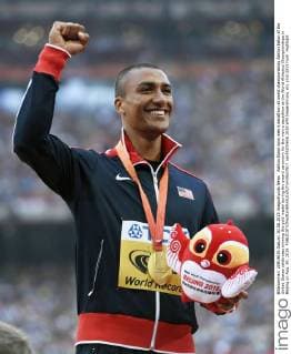 Ashton Eaton wins men s decathlon at world championships Ashton Eaton of the United States celebrates winning the gold medal during the award ceremony for the men s decathlon at the World Athletics Championships in Beijing on Aug. 30, 2015. 