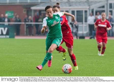 Maren Wallenhorst (SV Werder Bremen, 25) am Ball, Fussball, Allianz Frauen-Bundesliga, SV Werder Bremen - 1. FC Köln, xobx