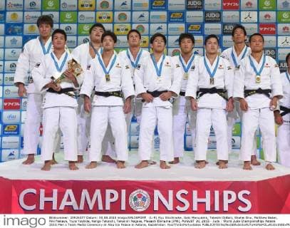 (L-R) Ryu Shichinohe, Goki Maruyama, Takeshi Ojitani, Shohei Ono, Matthew Baker, Riki Nakaya, Yuya Yoshida, Kengo Takaichi, Takanori Nagase, Masashi Ebinuma (JPN), AUGUST 30, 2015 - Judo : World Judo Championships Astana 2015 Men s Team Medal Ceremony at Alau Ice Palace in Astana, Kazakhstan. NoxThirdxPartyxSales  (dlra009174)