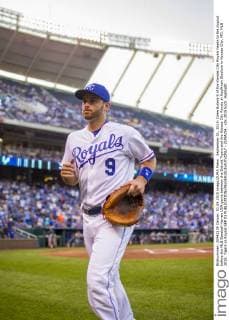 September 01, 2015: Drew Butera 9 of the Kansas City Royals heads to the dugout before the MLB Baseball Herren USA game between the Detroit Tigers and the Kansas City Royals at Kauffman Stadium in Kansas City, MO. MLB 2015: Tigers vs Royals SEP 01 - ZUMAc04_
