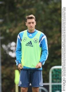 Mesut Oezil - Training der Deutschen Nationalmannschaft, Commerzbank Arena Frankfurt, EM-Qualifikation