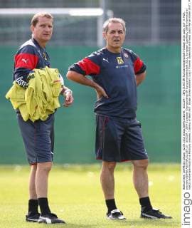 SOCCER - UEFA EURO EM Europameisterschaft Fussball 2016 quali, AUT vs MDA, preview VIENNA,AUSTRIA,02.SEP.15 - SOCCER - UEFA European Championship EM Europameisterschaft 2016, European Qualifiers, OEFB international match Länderspiel Austria vs Moldova, preview, training of team AUT. Image shows assistant coach Thomas Janeschitz and head coach Marcel Koller (AUT). GEPAxpictures xChristianxOrt