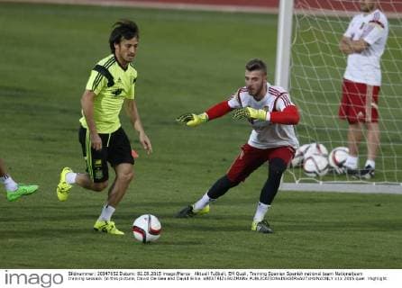 Aktuell Fußball, EM Quali, Training Spanien Spanish national team Nationalteam training session. In this picture, David De Gea and David Silva. xBEATRIZxGUZMANx 
