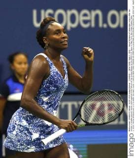 (150903) -- NEW YORK, Sept.3, 2015 -- Venus Williams of celebrates victory after her women s singles second round match against Irina Falconi of the United States at the 2015 U.S. Open in New York, the United States, Sept. 2, 2015. Venus Williams won 2-1 to enter the next round. ) (SP)US-NEW YORK-TENNIS-US OPEN QinxLang 