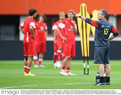 SOCCER - UEFA EURO EM Europameisterschaft Fussball 2016 quali, AUT vs MDA, preview VIENNA,AUSTRIA,04.SEP.15 - SOCCER - UEFA European Championship EM Europameisterschaft 2016, European Qualifiers, OEFB international match Länderspiel Austria vs Moldova, preview, training of team AUT. Image shows head coach Marcel Koller (AUT). GEPAxpictures xChristianxOrt