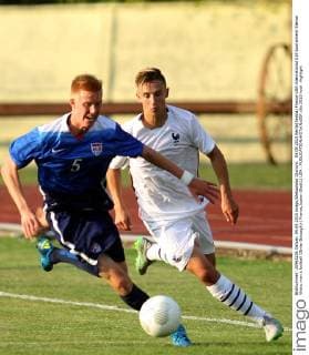 04.09.2015 Senta(Serbia) France-USA international U19 tournament Stevan Vilotic men s football OIivier Boscagli(r) France,Justen Glad(L) USA : 