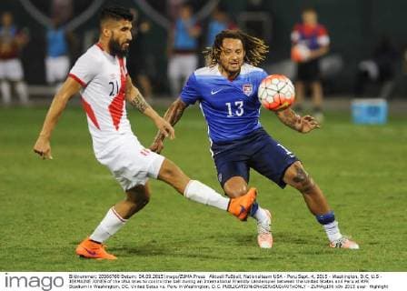 Aktuell Fußball, Nationalteam USA - Peru Sept. 4, 2015 - Washington, D.C, U.S - JERMAINE JONES of the USA tries to control the ball during an International Friendly Länderspiel between the United States and Peru at RFK Stadium in Washington, DC. United Sates vs. Peru in Washington, D.C. - ZUMAg196