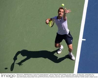 Richard Gasquet (FRA),Schatten,von oben, Tennis - US Open 2015 - Grand Slam ITF ATP Tennis Herren WTA Tennis Damen - Flushing Meadows - New York - New York - USA - 5 September 2015. Juergen Hasenkopf