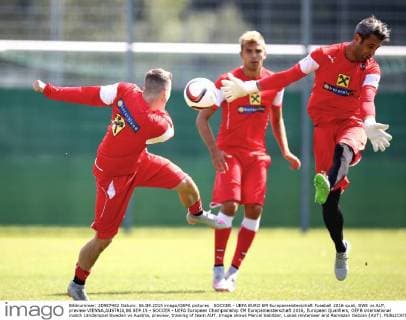 SOCCER - UEFA EURO EM Europameisterschaft Fussball 2016 quali, SWE vs AUT, preview VIENNA,AUSTRIA,06.SEP.15 - SOCCER - UEFA European Championship EM Europameisterschaft 2016, European Qualifiers, OEFB international match Länderspiel Sweden vs Austria, preview, training of team AUT. Image shows Marcel Sabitzer, Lukas Hinterseer and Ramazan Oezcan (AUT). GEPAxpictures xChristianxOrt