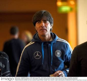 06.09.2015, Fussball Europameisterschafts-Qualifikation, 8.Spieltag, Schottland - Deutschland, DFB-Pressekonferenz im Hotel Hilton in Glasgow (Schottland) am Vortag. Trainer Joachim Löw (Deutschland) nachdenklich. 