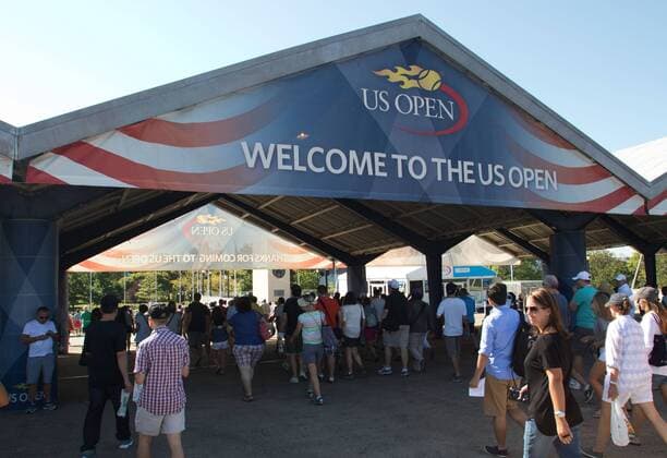US Open ,Tennis Fans gehen zur Anlage, Tennis - US Open 2015 - Grand Slam ITF ATP Tennis Herren WTA Tennis Damen - Flushing Meadows - New York - New York - USA - 6 September 2015. Juergen Hasenkopf