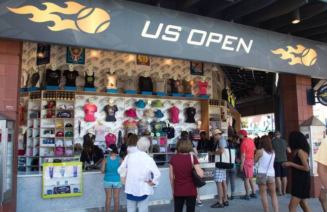 US Open ,Souvenirshop auf der Anlage, Tennis - US Open 2015 - Grand Slam ITF ATP Tennis Herren WTA Tennis Damen - Flushing Meadows - New York - New York - USA - 6 September 2015. Juergen Hasenkopf