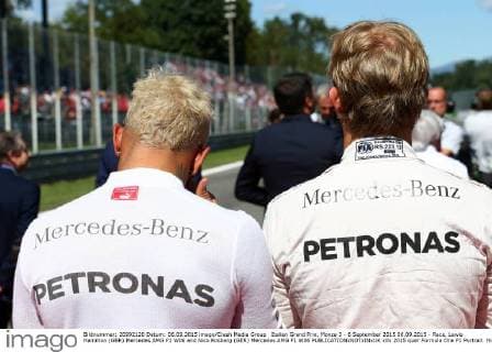Italian Grand Prix, Monza 3 - 6 September 2015 06.09.2015 - Race, Lewis Hamilton (GBR) Mercedes AMG F1 W06 and Nico Rosberg (GER) Mercedes AMG F1 W06 