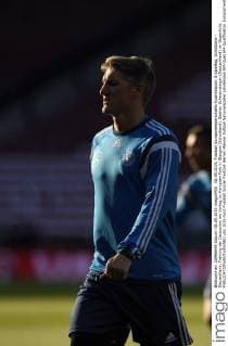 06.09.2015, Fussball Europameisterschafts-Qualifikation, 8.Spieltag, Schottland - Deutschland, Training der Deutschen am Vortag im Hampden Park in Glasgow (Schottland). Bastian Schweinsteiger (Deutschland) im Gegenlicht. 