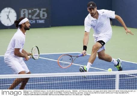 TENNIS - ATP Tennis Herren US Open 2015 NEW YORK CITY,NEW YORK,USA,06.SEP.15 - TENNIS - ATP World Tour, US Open 2015, Grand Slam, Flushing Meadows, doubles. Image shows Adil Shamasdin (CAN) and Philipp Oswald (AUT). GEPAxpictures xMatthiasxHauer