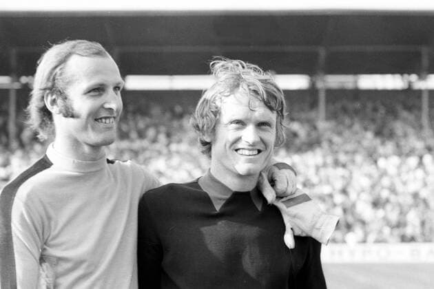FC Bayern München - 1. FC Köln: Die Torhüter Manfred Manglitz (li., Köln) und Sepp Maier (Bayern)