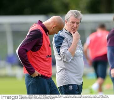 England s Roy Hodgson talks to Jonjo Shelvey during training Euro 2016 Qualifying - Tottenham Hotspur Training Centre - England - 7th September 2015 - Picture David Klein Sportimage EDITORIAL USE ONLY. No use with unauthorised audio, video, data, fixture lists, club league logos or live services. Online in-match use limited to 120 images, no video emulation. No use in betting, games or single club league player publications.