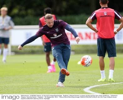 England s Wayne Rooney in action during training Euro 2016 Qualifying - Tottenham Hotspur Training Centre - England - 7th September 2015 - Picture David Klein Sportimage EDITORIAL USE ONLY. No use with unauthorised audio, video, data, fixture lists, club league logos or live services. Online in-match use limited to 120 images, no video emulation. No use in betting, games or single club league player publications.