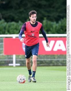England s Ryan Mason in action during training Euro 2016 Qualifying - Tottenham Hotspur Training Centre - England - 7th September 2015 - Picture David Klein Sportimage EDITORIAL USE ONLY. No use with unauthorised audio, video, data, fixture lists, club league logos or live services. Online in-match use limited to 120 images, no video emulation. No use in betting, games or single club league player publications.