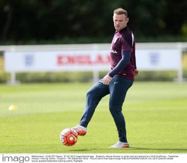 England s Wayne Rooney in action during training Euro 2016 Qualifying - Tottenham Hotspur Training Centre - England - 7th September 2015 - Picture David Klein Sportimage EDITORIAL USE ONLY. No use with unauthorised audio, video, data, fixture lists, club league logos or live services. Online in-match use limited to 120 images, no video emulation. No use in betting, games or single club league player publications.