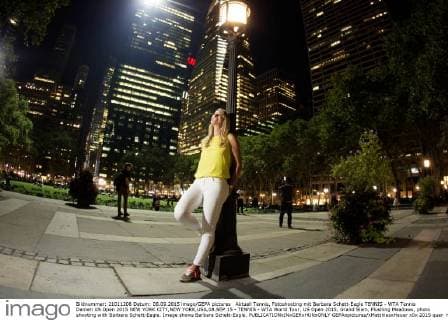 Aktuell Tennis, Fotoshooting mit Barbara Schett-Eagle TENNIS - WTA Tennis Damen US Open 2015 NEW YORK CITY,NEW YORK,USA,08.SEP.15 - TENNIS - WTA World Tour, US Open 2015, Grand Slam, Flushing Meadows, photo shooting with Barbara Schett-Eagle. Image shows Barbara Schett-Eagle. GEPAxpictures xMatthiasxHauer