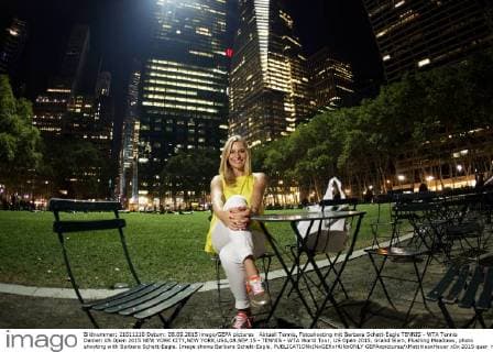 Aktuell Tennis, Fotoshooting mit Barbara Schett-Eagle TENNIS - WTA Tennis Damen US Open 2015 NEW YORK CITY,NEW YORK,USA,08.SEP.15 - TENNIS - WTA World Tour, US Open 2015, Grand Slam, Flushing Meadows, photo shooting with Barbara Schett-Eagle. Image shows Barbara Schett-Eagle. GEPAxpictures xMatthiasxHauer