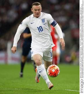 Wayne Rooney of England in action - England vs Switzerland - UEFA EURO EM Europameisterschaft Fussball 2016 Qualifier - Wembley Stadium - London - 08 09 2015 Pic Philip Oldham SportImage EDITORIAL USE ONLY. No use with unauthorised audio, video, data, fixture lists, club league logos or live services. Online in-match use limited to 120 images, no video emulation. No use in betting, games or single club league player publications.