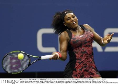 Serena Williams of the United States hits a return during the women s singles quarter-final match against her sister and compatriot Venus Williams at the 2015 US Open in New York, the United States, on Sept. 8, 2015. Serena Williams won 2-1. ) (SP)US-NEW YORK-TENNIS-US OPEN QinxLang 