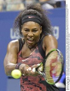 Serena edges Venus in U.S. Open quarterfinal Serena Williams of the United States returns the ball to her sister Venus Williams in a U.S. Open quarterfinal in New York on Sept. 8, 2015. Serena won 6-2, 1-6, 6-3 to advance to the semifinals. 