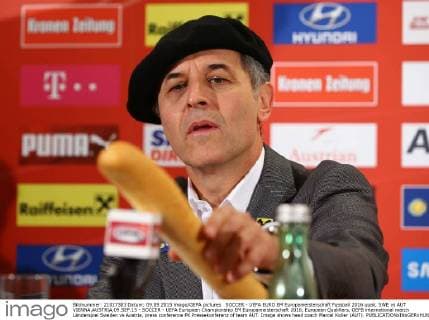 SOCCER - UEFA EURO EM Europameisterschaft Fussball 2016 quali, SWE vs AUT VIENNA,AUSTRIA,09.SEP.15 - SOCCER - UEFA European Championship EM Europameisterschaft 2016, European Qualifiers, OEFB international match Länderspiel Sweden vs Austria, press conference PK Pressekonferenz of team AUT. Image shows head coach Marcel Koller (AUT). GEPAxpictures xChristianxOrt