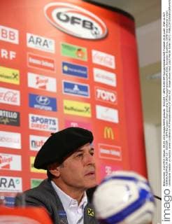 SOCCER - UEFA EURO EM Europameisterschaft Fussball 2016 quali, SWE vs AUT VIENNA,AUSTRIA,09.SEP.15 - SOCCER - UEFA European Championship EM Europameisterschaft 2016, European Qualifiers, OEFB international match Länderspiel Sweden vs Austria, press conference PK Pressekonferenz of team AUT. Image shows head coach Marcel Koller (AUT). GEPAxpictures xChristianxOrt