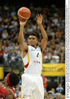 Maodo LO (GER) Ball, Wurf, Sprung, Aktion, Europameisterschaft EuroBasket 2015, Deutschland (GER) - Tuerkei (TUR) 75:80, am 08.09.2015 in Berlin Deutschland, Â