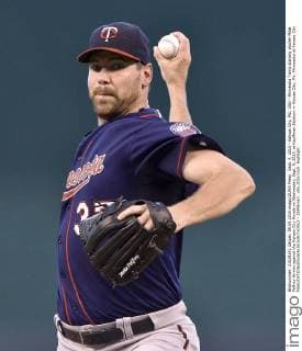 Sept. 9, 2015 - Kansas City, MO, USA - Minnesota Twins starting pitcher Mike Pelfrey throws against the Kansas City Royals on Wednesday, Sept. 9, 2015, at Kauffman Stadium in Kansas City, Mo. Minnesota at Kansas City - ZUMAm67_