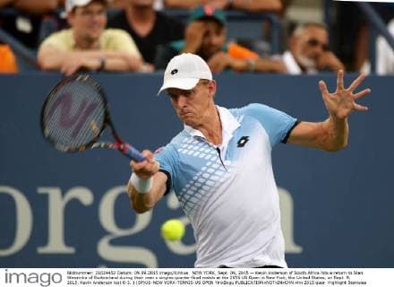 NEW YORK, Sept. 09, 2015 -- Kevin Anderson of South Africa hits a return to Stan Wawrinka of Switzerland during their men s singles quarter-final match at the 2015 US Open in New York, the United States, on Sept. 9, 2015. Kevin Anderson lost 0-3. ) (SP)US-NEW YORK-TENNIS-US OPEN YinxBogu 