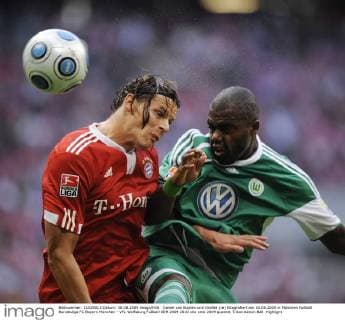 Daniel van Buyten und Grafite (re) fotografiert am 30.08.2009 in München Fußball Bundesliga FC Bayern München - VFL Wolfsburg