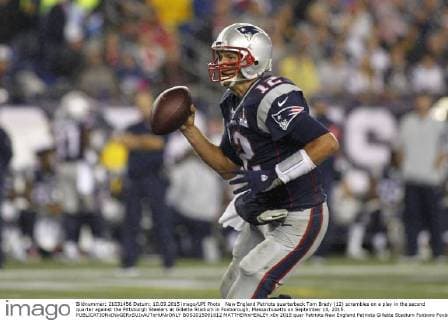 New England Patriots quarterback Tom Brady (12) scrambles on a play in the second quarter against the Pittsburgh Steelers at Gillette Stadium in Foxborough, Massachusetts on September 10, 2015.  BOS2015091012 MATTHEWxHEALEY