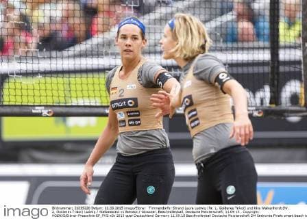 Timmendorfer Strand Laura Ludwig (Nr. 1, Goldenes Trikot) und Kira Walkenhorst (Nr. 2, Goldenes Trikot) Ludwig Walkenhorst vs Bieneck Grossner, Beachvolleyball, Deutsche Meisterschaft, 11.09.15 , Copyright: KOENIG Eibner-Pressefoto EP_FKG