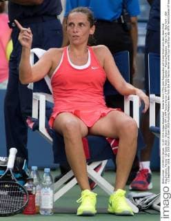 Roberta Vinci (ITA) sitzt fassungslos auf ihrem Stuhl nach dem Semi Final Sieg,Emotion, Tennis - US Open 2015 - Grand Slam ITF ATP Tennis Herren WTA Tennis Damen - Flushing Meadows - New York - New York - USA - 11 September 2015.