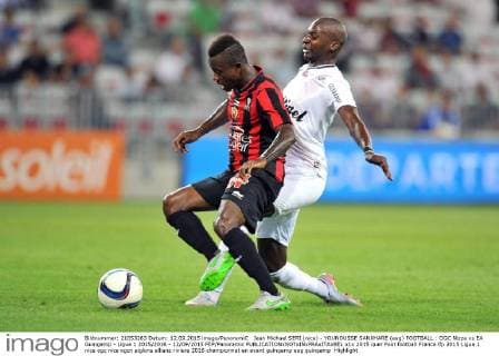Jean Michael SERI (nice) - YOUNOUSSE SANKHARE (eag) FOOTBALL : OGC Nizza vs EA Guingamp - Ligue 1 2015 2016 - 12 09 2015 FEP Panoramic 