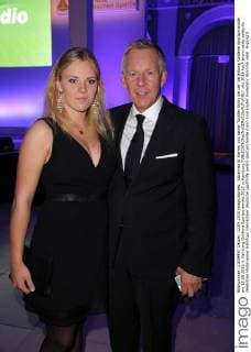 Johannes B. Kerner und seiner Tochter Emily bei der Verleihung Goldene Sportpyramide am 12.09.2015 in Hamburg Goldene Sportpyramdie 2015 in Hamburg 