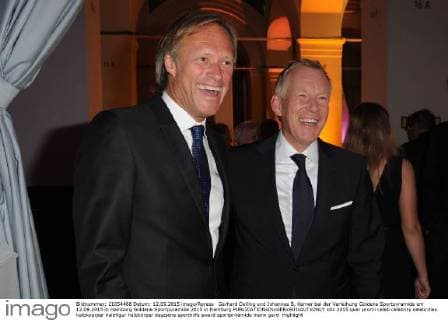 Gerhard Delling und Johannes B. Kerner bei der Verleihung Goldene Sportpyramide am 12.09.2015 in Hamburg Goldene Sportpyramdie 2015 in Hamburg 