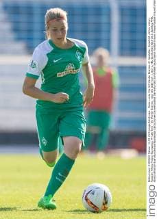Marie-Louise Eta (SV Werder Bremen, 6) Freisteller, Einzelbild, Aktion, Action, Fussball, Allianz Frauen-Bundesliga, FF USV Jena - SV Werder Bremen, xdgx