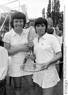 Billie Jean King (li.) und Rosie Casals (beide USA)