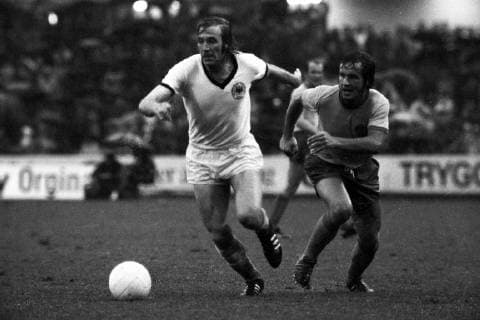 Günter Netzer (BR Deutschland, li.) im Länderspiel gegen Schweden