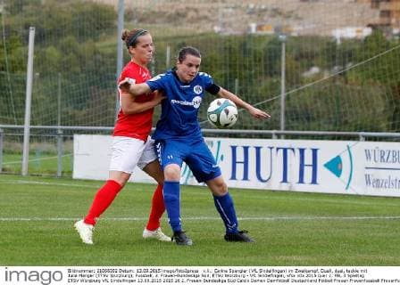v.li.: Carina Spengler (VfL Sindelfingen) im Zweikampf, Duell, duel, tackle mit Julia Manger (ETSV Würzburg), Fussball, 2. Frauen-Bundesliga Süd, ETSV Würzburg - VfL Sindelfingen, xfsx