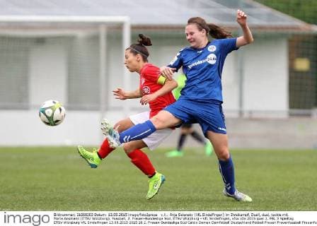 v.li.: Anja Selensky (VfL Sindelfingen) im Zweikampf, Duell, duel, tackle mit Maria Ansmann (ETSV Würzburg), Fussball, 2. Frauen-Bundesliga Süd, ETSV Würzburg - VfL Sindelfingen, xfsx