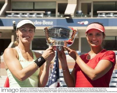 Aktuell Tennis, US Open, Martina Hingis Sania Mirza gewinnen Doppel Finale September 13, 2015 Martina Hingis of Swtizerland and Sania Mirza of India win the women s doubles title at the 2015 US Open, played at the Billie Jean King Tennis Center, Flushing Meadow NY. TENNIS: SEP 13 US Open Icon250150913054 EDITORIAL USE ONLY