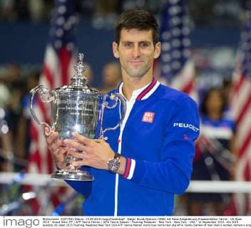 Sieger Novak Djokovic (SRB) mit Pokal,Siegerehrung,Praaesentation Tennis - US Open 2015 - Grand Slam ITF ATP Tennis Herren WTA Tennis Damen - Flushing Meadows - New York - New York - USA - 13 September 2015.