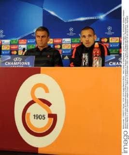 Head coach of Galatasaray, Hamza Hamzaoglu (L), and player Wesley Sneijder attend a press conference PK Pressekonferenz following a training session in Istanbul, Turkey, 14 September 2015. Galatasaray will face Atletico Medrid in a UEFA Champions League Group C match on 15 September 2015. 